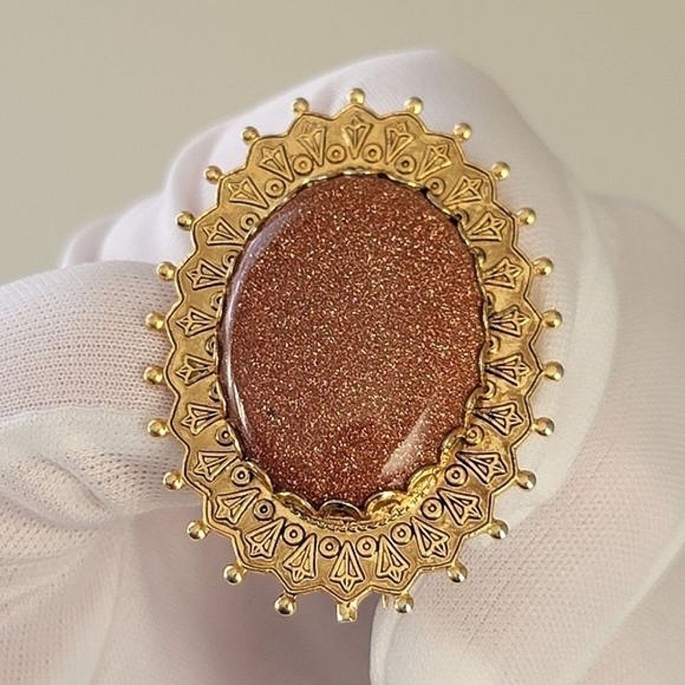 Vintage Brooch Goldstone Goldtone Filigree Brooch #505